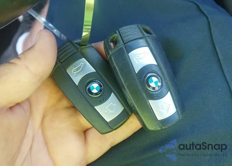 2013 BMW X1 из США, поврежденный, VIN WBAVL154EVY20003